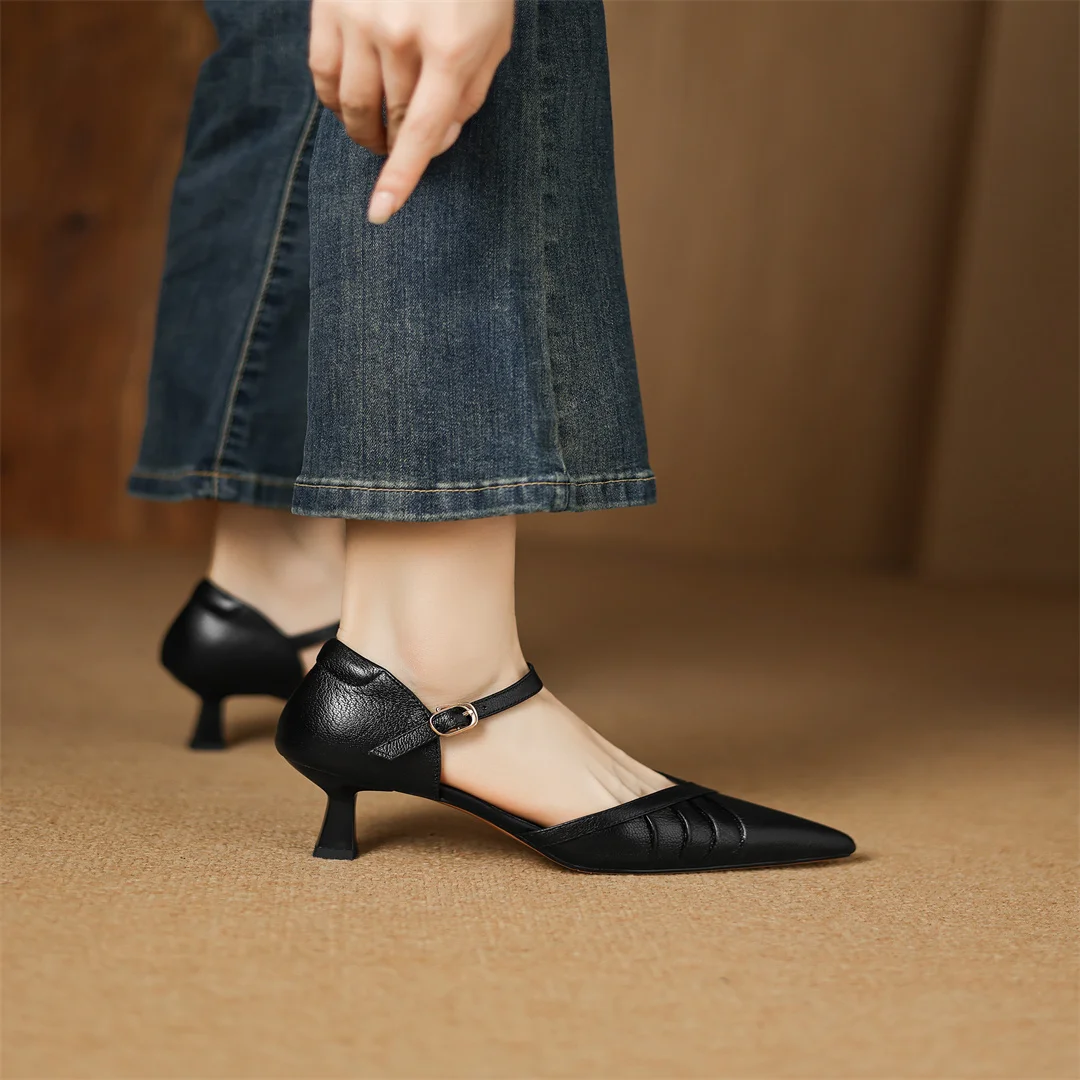 Linea Leather Point Heel