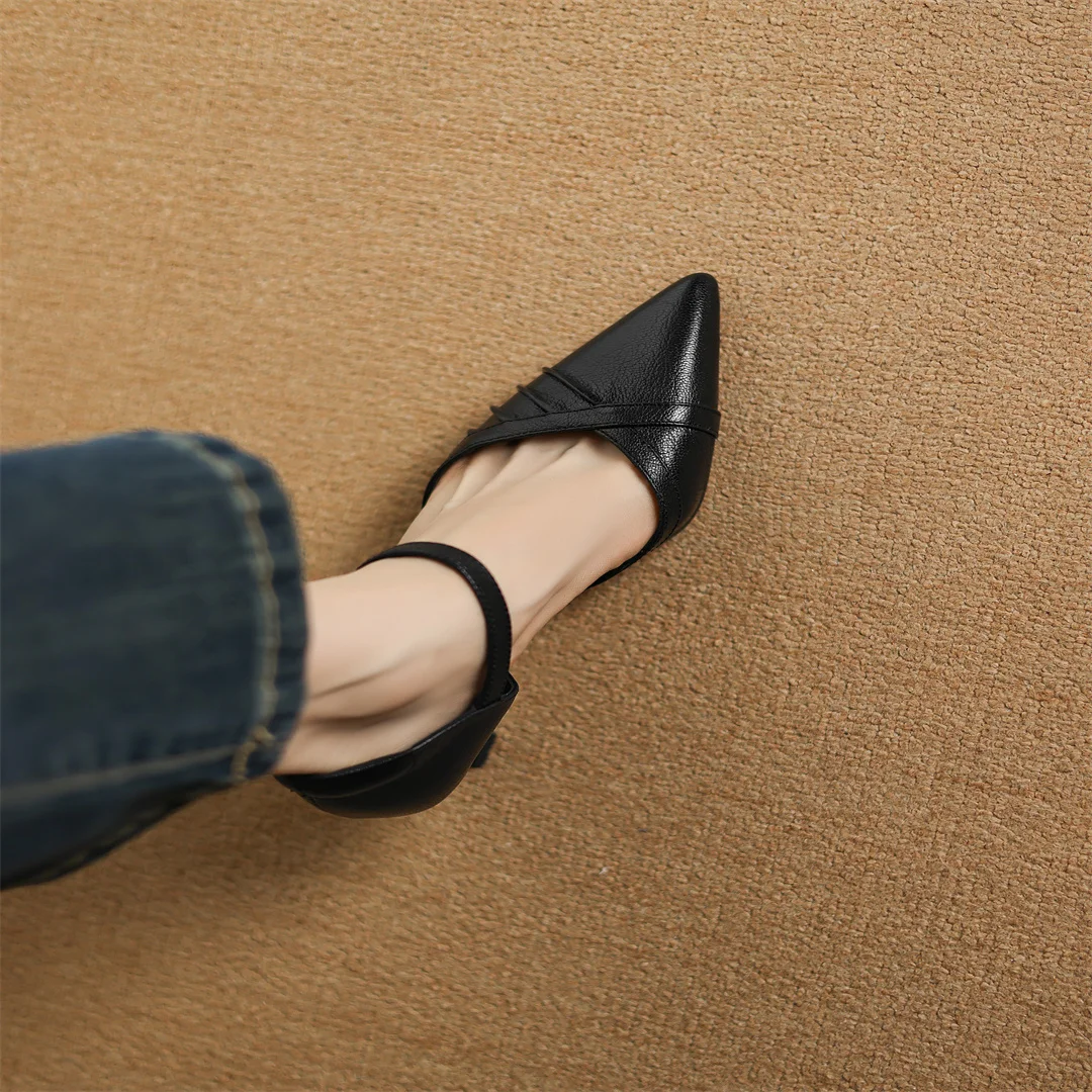 Linea Leather Point Heel